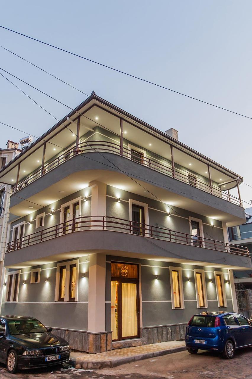 Korcasmilehotel Exterior photo